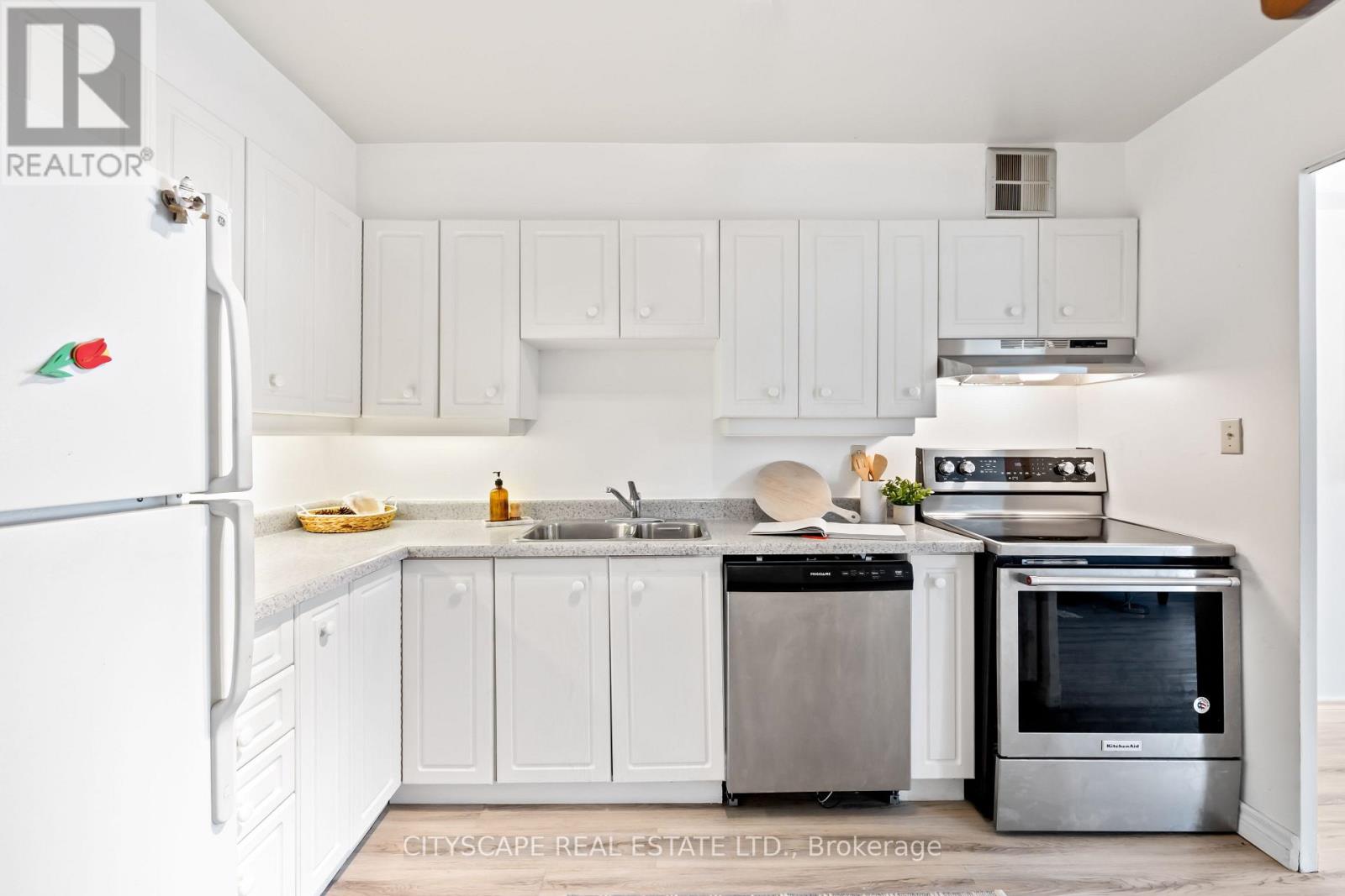 618 - 20 Edgecliff Golfway, Toronto, Ontario  M3C 3A4 - Photo 14 - C12846494