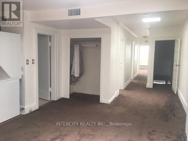 852-854 Eglinton Avenue W, Toronto, Ontario M6C 2B6 - Photo 11 - C12846500