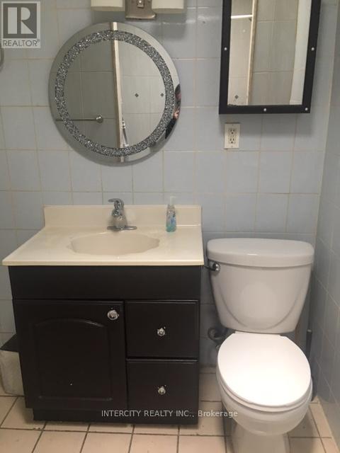 852-854 Eglinton Avenue W, Toronto, Ontario M6C 2B6 - Photo 12 - C12846500