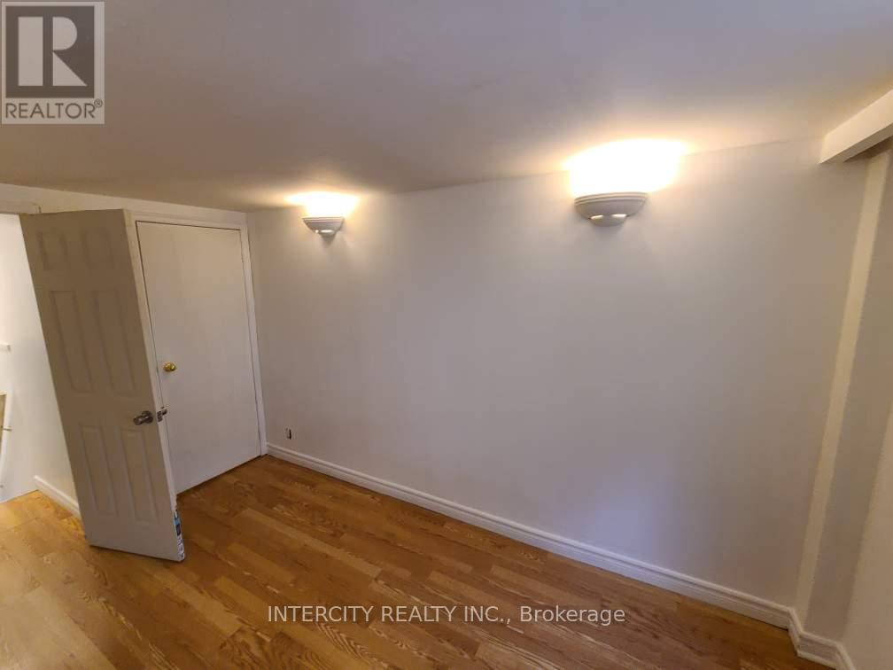 852-854 Eglinton Avenue W, Toronto, Ontario M6C 2B6 - Photo 15 - C12846500