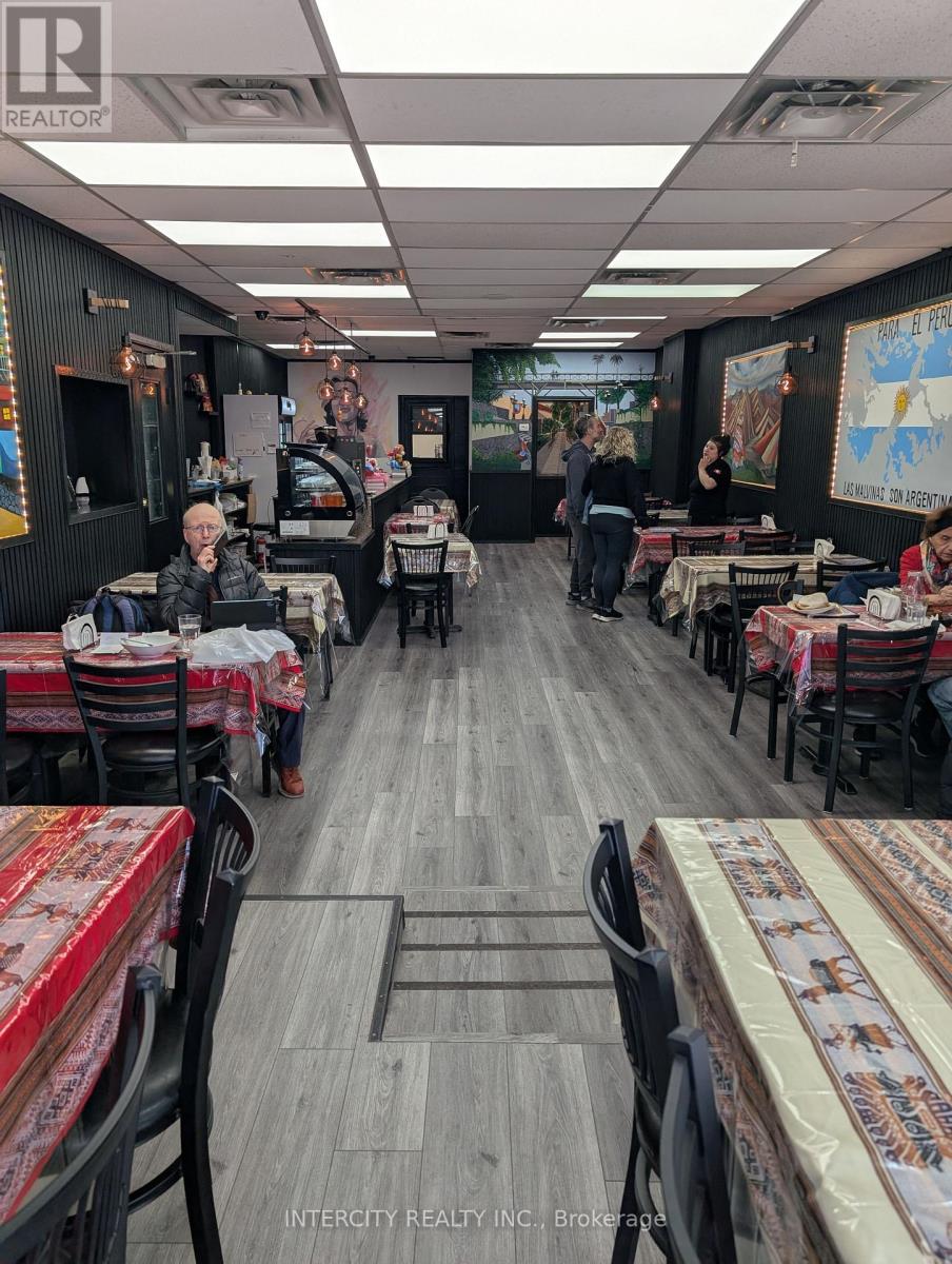 852-854 Eglinton Avenue W, Toronto, Ontario M6C 2B6 - Photo 2 - C12846500