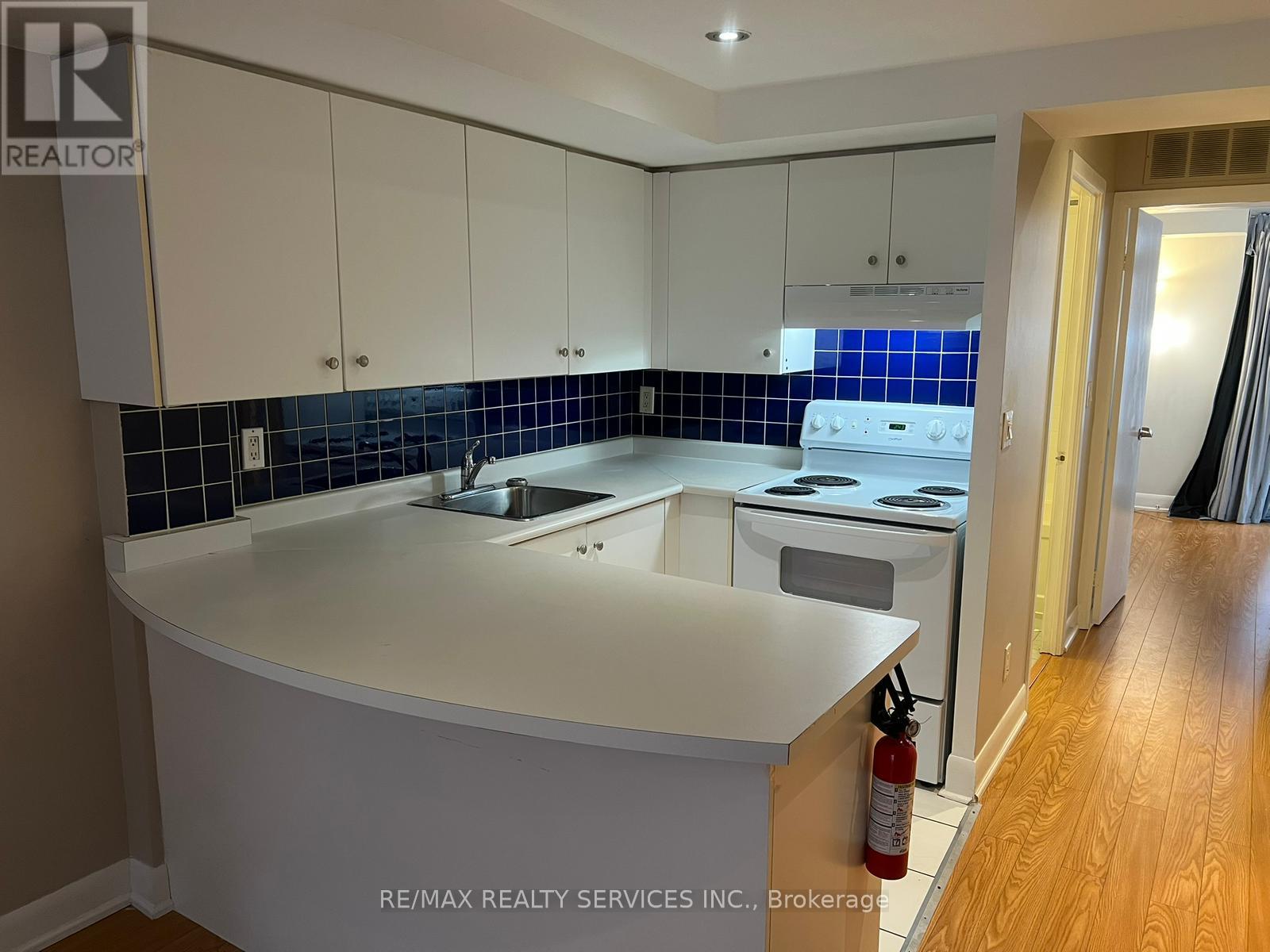 241 - 415 Jarvis Street, Toronto, Ontario  M4Y 3C1 - Photo 2 - C12846536