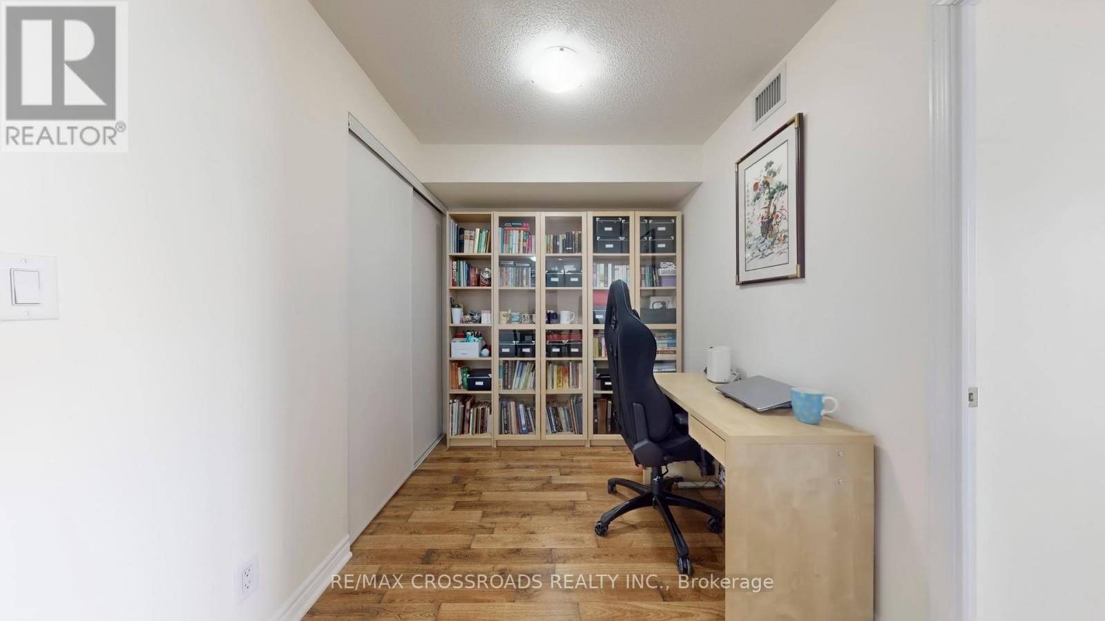 702 - 35 Hollywood Avenue, Toronto, Ontario  M2N 0A9 - Photo 17 - C12846558