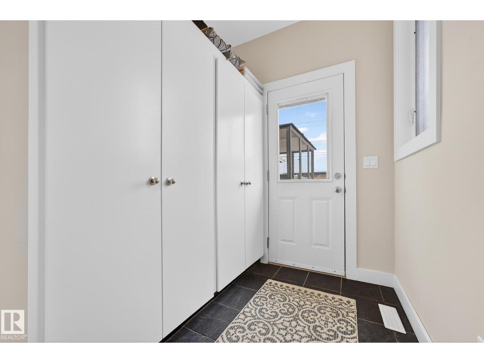 10283 89 St Nw, Edmonton, Alberta  T5H 1R3 - Photo 18 - E4475857