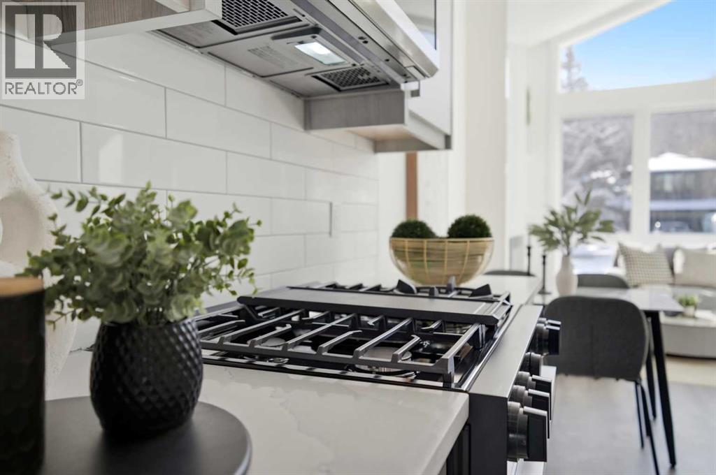 8520 33 Avenue Nw, Calgary, Alberta  T3B 1M1 - Photo 25 - A2289737