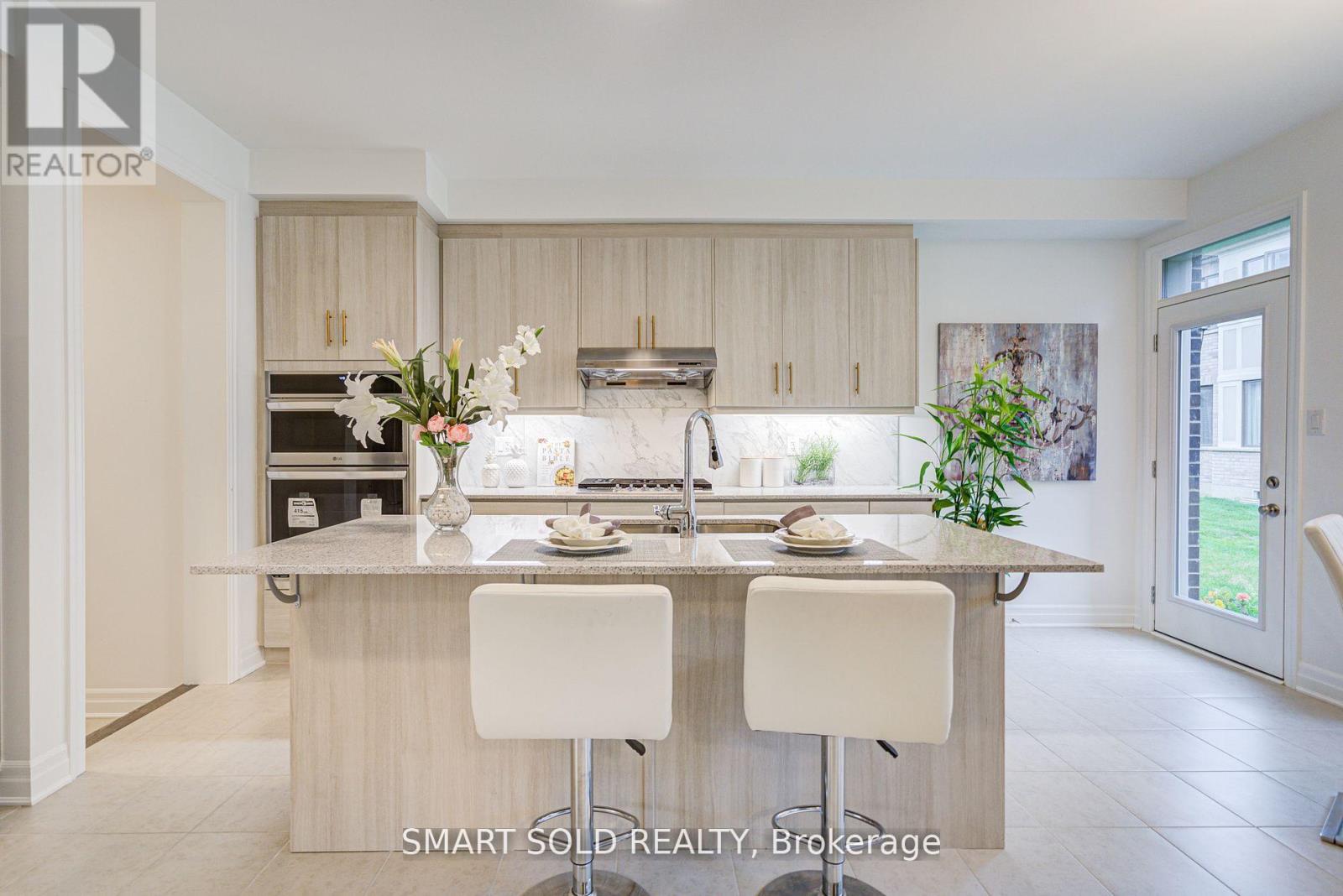 40 Misthollow Crescent, Markham, Ontario  L6C 3M5 - Photo 13 - N12846498