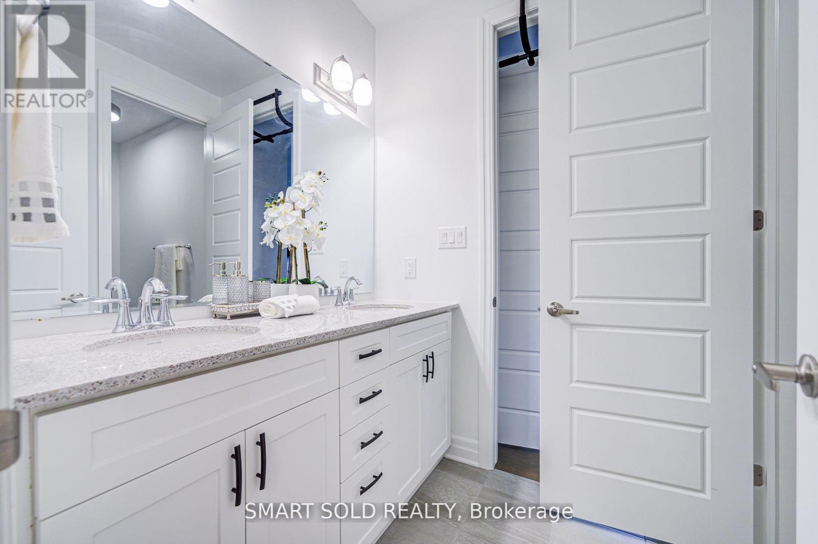 40 Misthollow Crescent, Markham, Ontario  L6C 3M5 - Photo 38 - N12846498