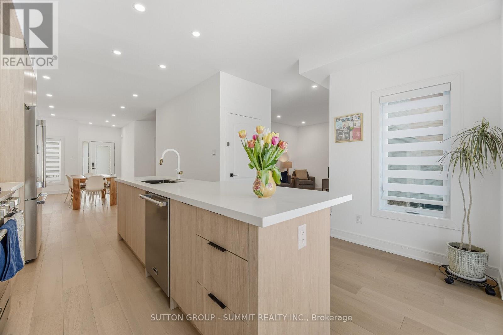 72 Ravineview Drive, Vaughan, Ontario  L6A 3T6 - Photo 14 - N12846568