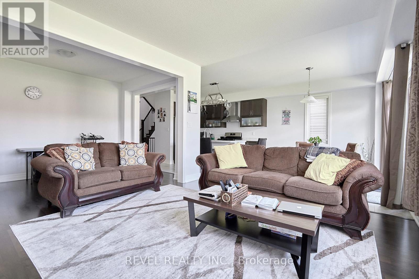 33 Wood Crescent, Essa, Ontario  L3W 0M5 - Photo 10 - N12846570