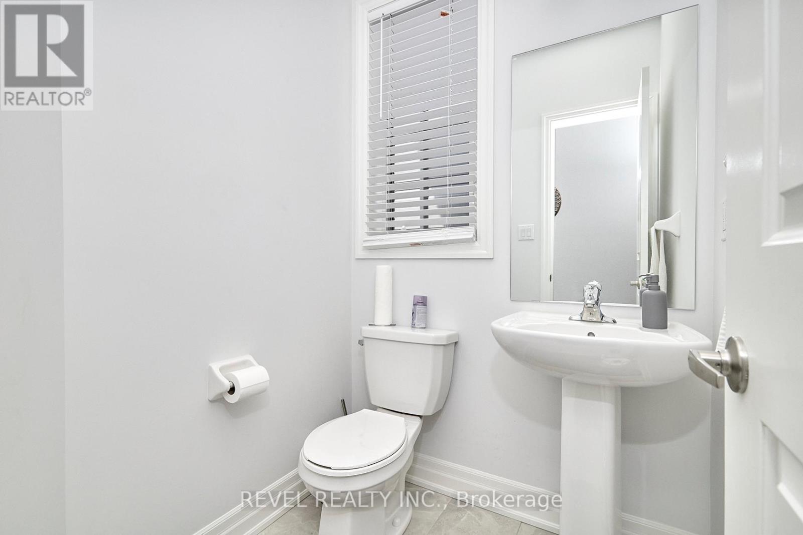 33 Wood Crescent, Essa, Ontario  L3W 0M5 - Photo 12 - N12846570