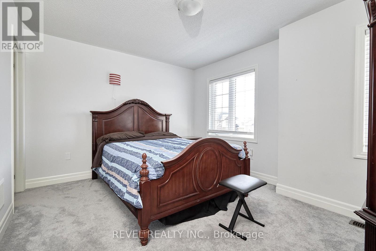 33 Wood Crescent, Essa, Ontario  L3W 0M5 - Photo 16 - N12846570