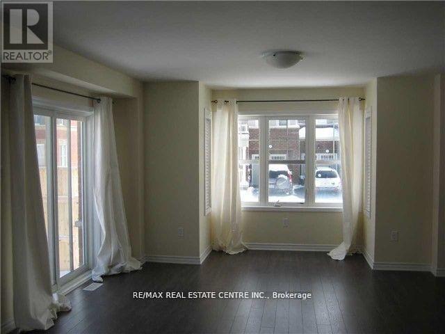 4 Lothbury Drive, Brampton, Ontario  L7A 4G7 - Photo 2 - W12846510