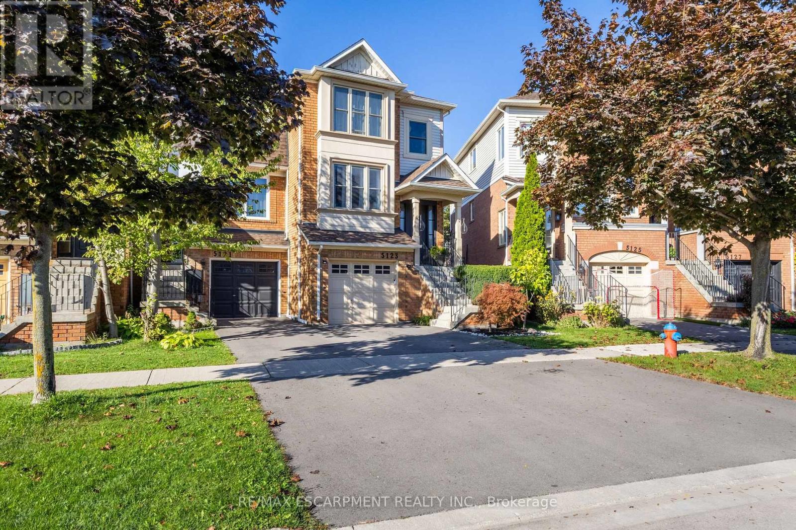 5123 Dryden Avenue, Burlington, Ontario  L7L 6L3 - Photo 2 - W12846534