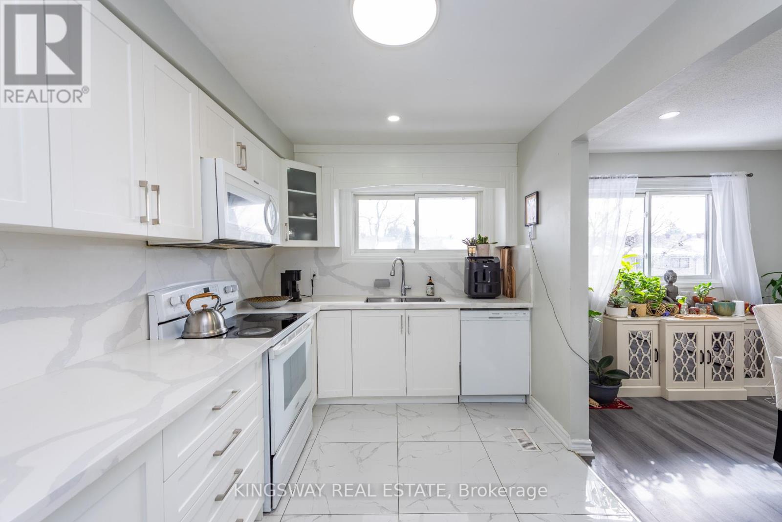 138 Ashton Crescent N, Brampton, Ontario  L6S 3J9 - Photo 11 - W12846540