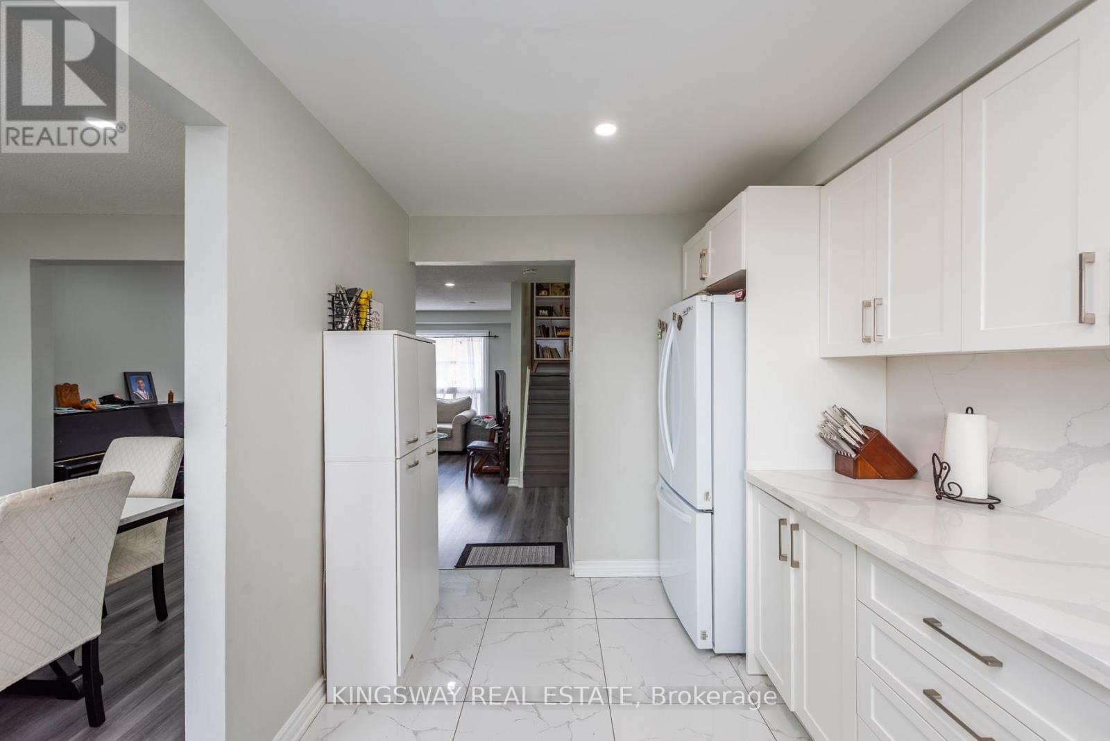 138 Ashton Crescent N, Brampton, Ontario  L6S 3J9 - Photo 12 - W12846540