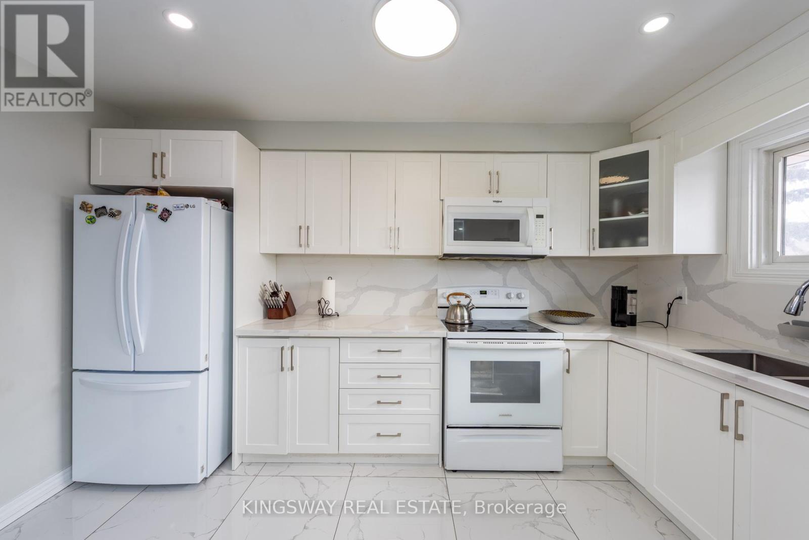 138 Ashton Crescent N, Brampton, Ontario  L6S 3J9 - Photo 13 - W12846540