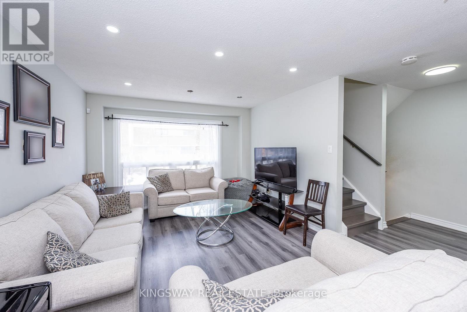 138 Ashton Crescent N, Brampton, Ontario  L6S 3J9 - Photo 17 - W12846540