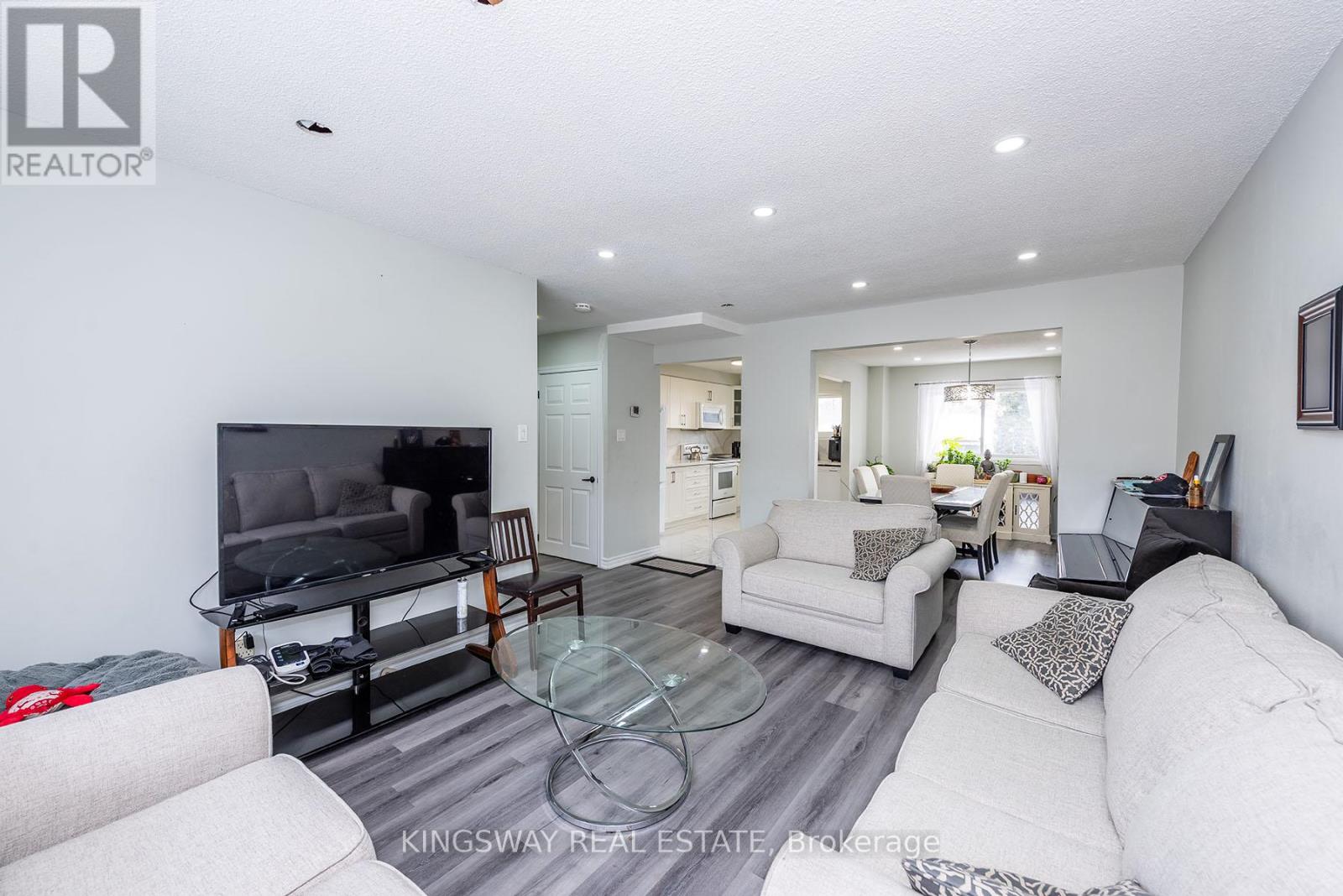 138 Ashton Crescent N, Brampton, Ontario  L6S 3J9 - Photo 18 - W12846540