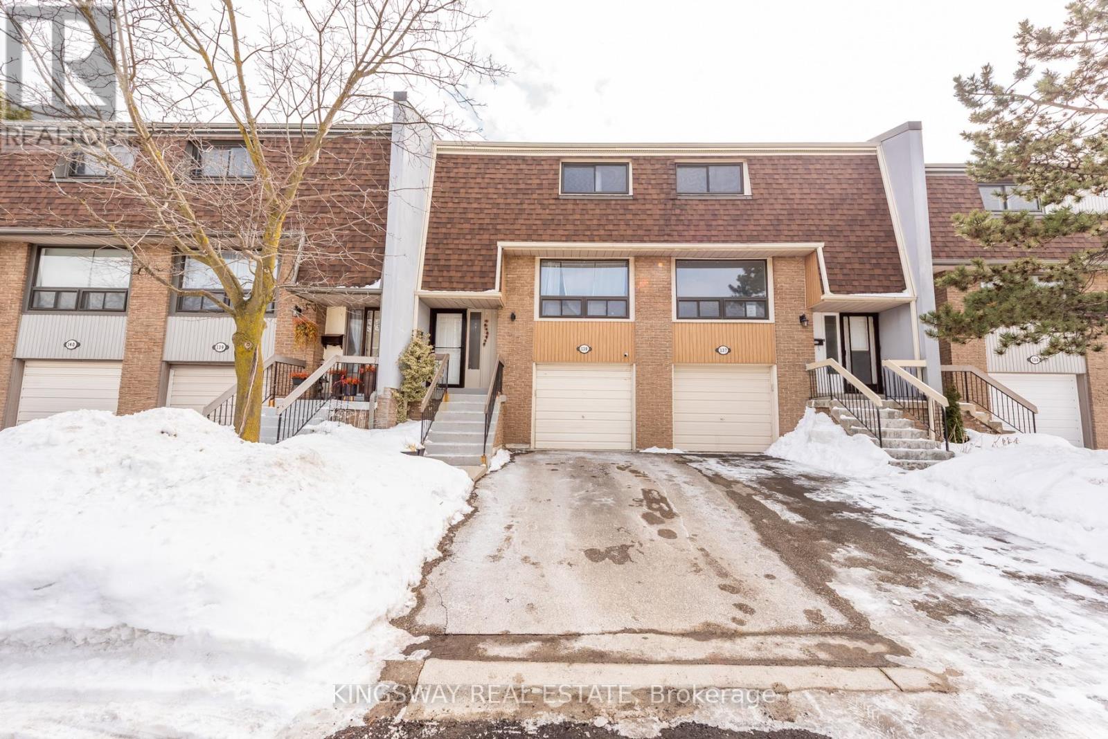 138 Ashton Crescent N, Brampton, Ontario  L6S 3J9 - Photo 3 - W12846540