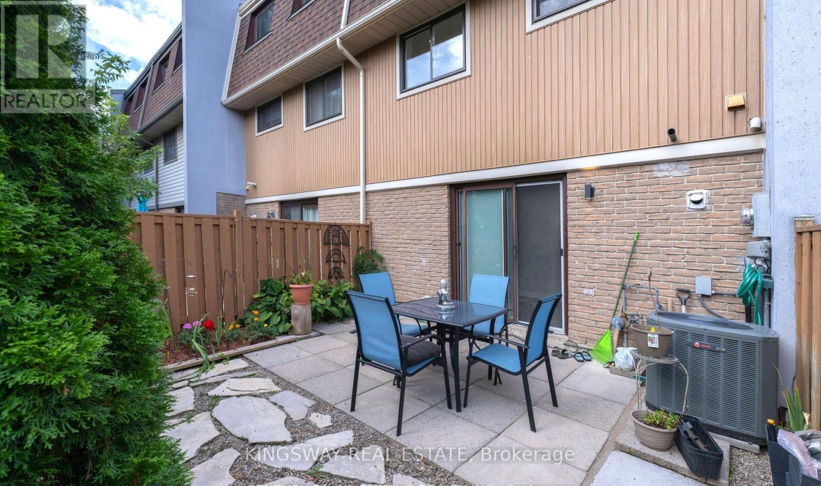 138 Ashton Crescent N, Brampton, Ontario  L6S 3J9 - Photo 38 - W12846540