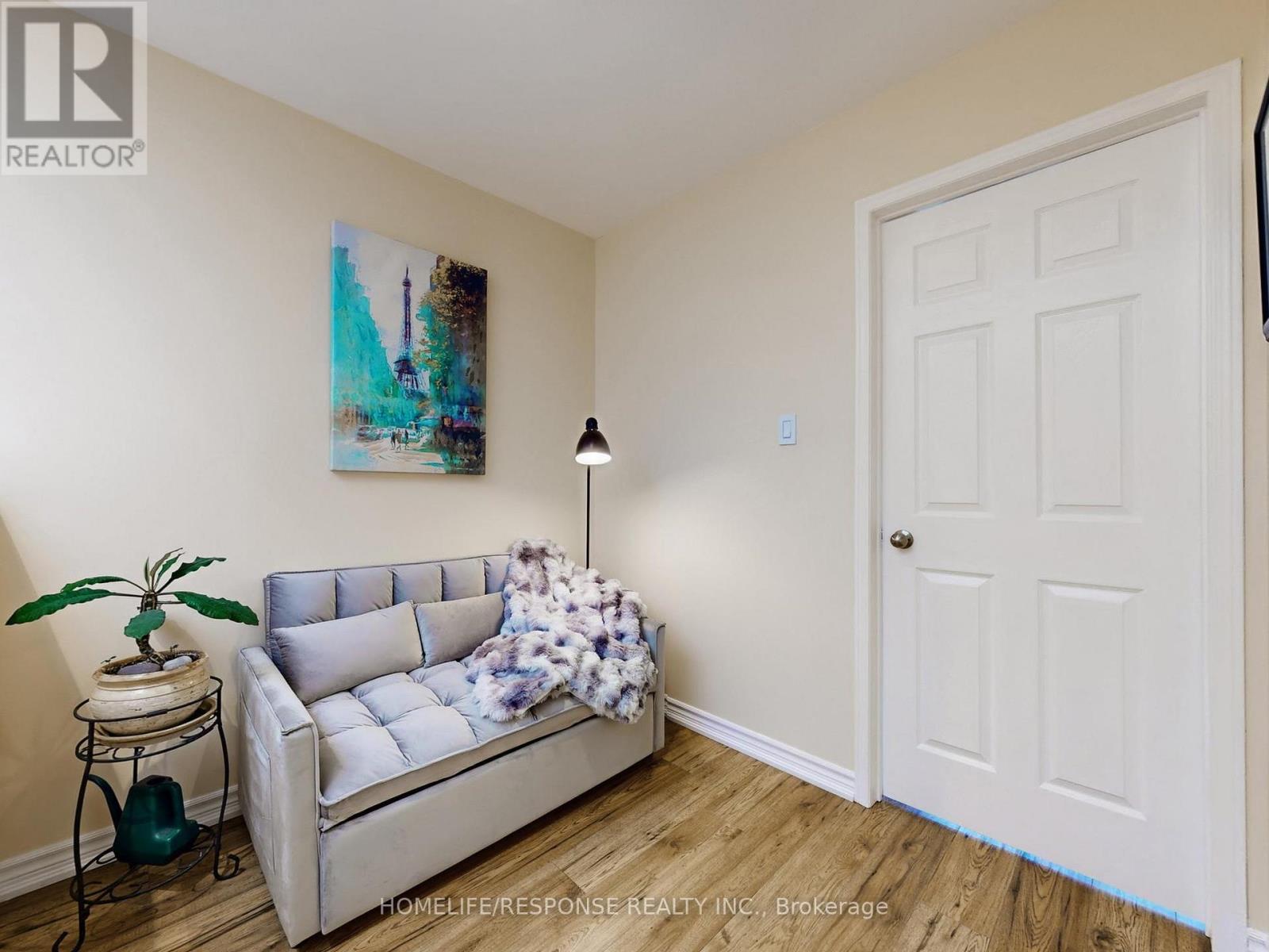 5134 Lampman Avenue, Burlington, Ontario  L7L 6L1 - Photo 17 - W12846550