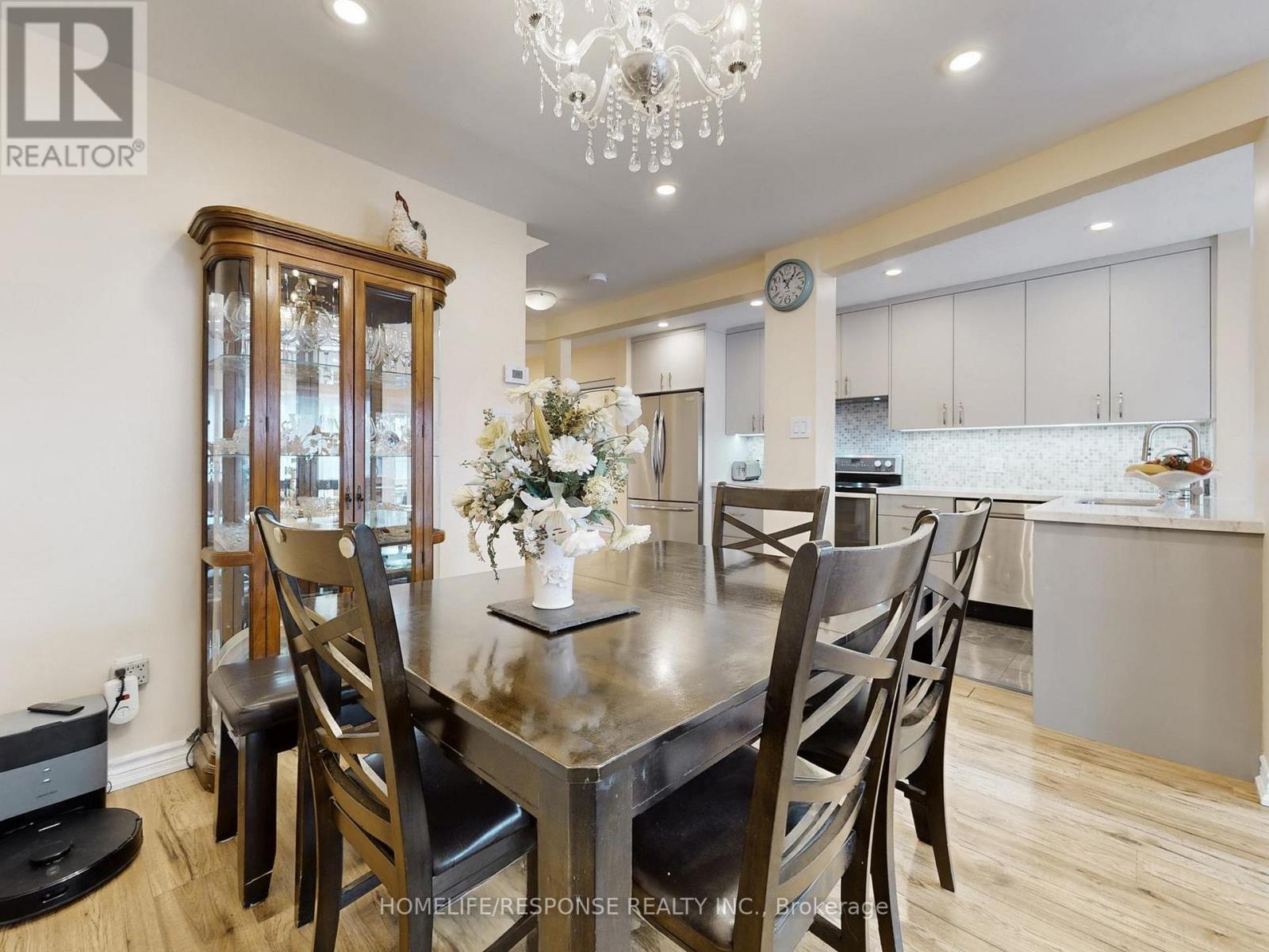 5134 Lampman Avenue, Burlington, Ontario  L7L 6L1 - Photo 8 - W12846550