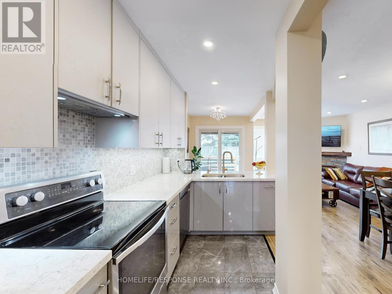 5134 Lampman Avenue, Burlington, Ontario  L7L 6L1 - Photo 9 - W12846550