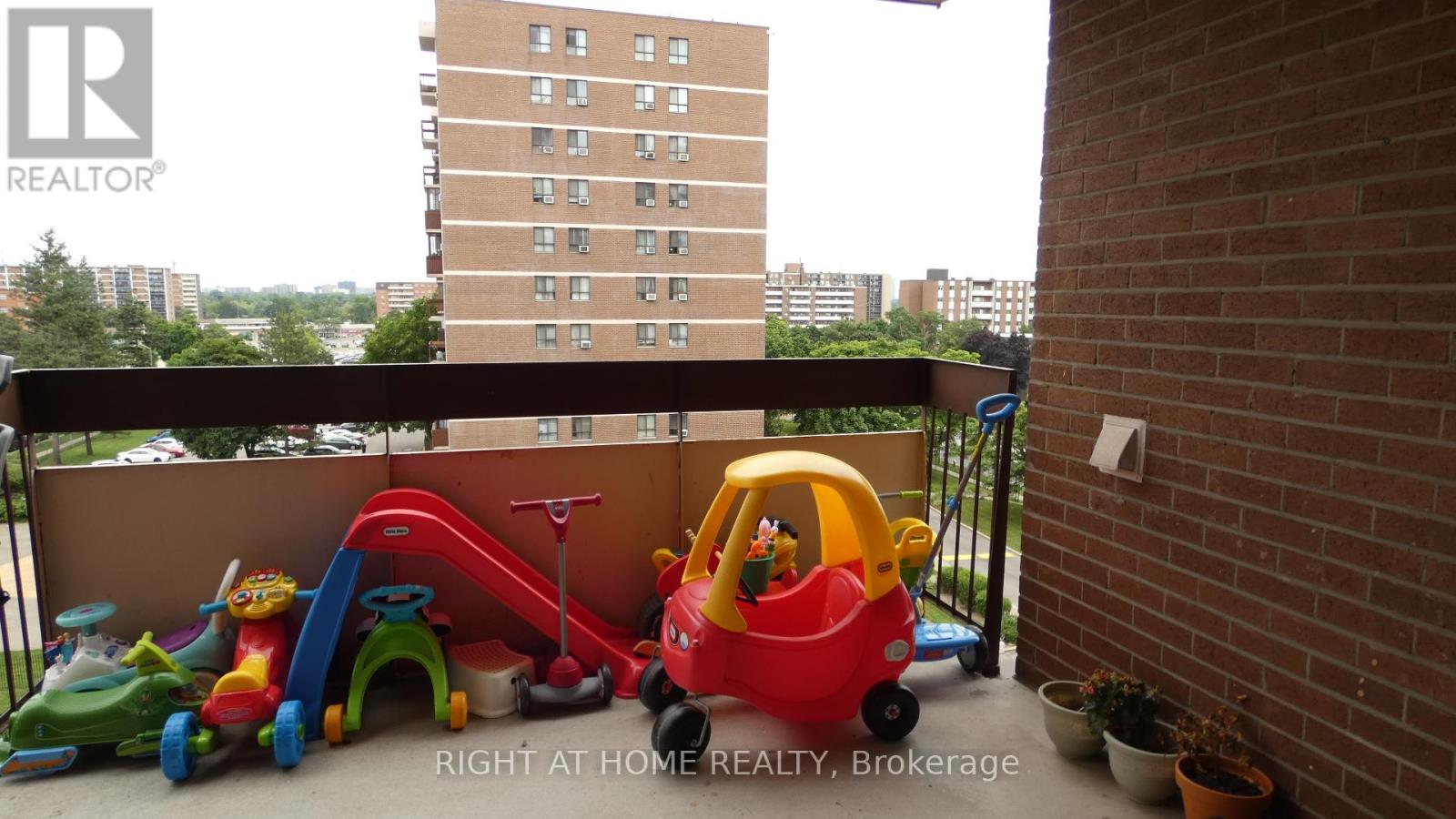 708 - 1615 Bloor Street N, Mississauga, Ontario  L4X 1S2 - Photo 6 - W12846566
