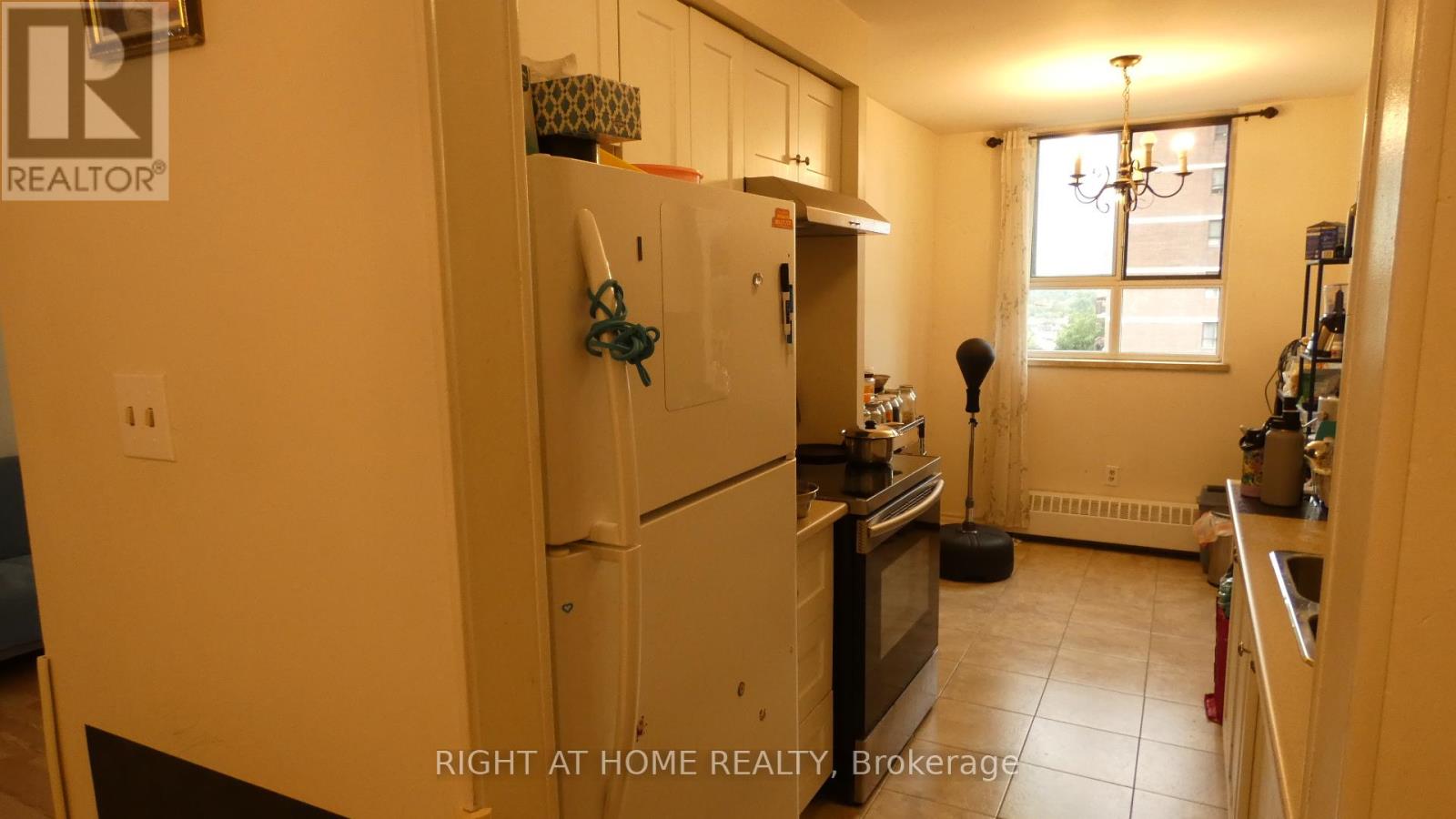 708 - 1615 Bloor Street N, Mississauga, Ontario  L4X 1S2 - Photo 8 - W12846566