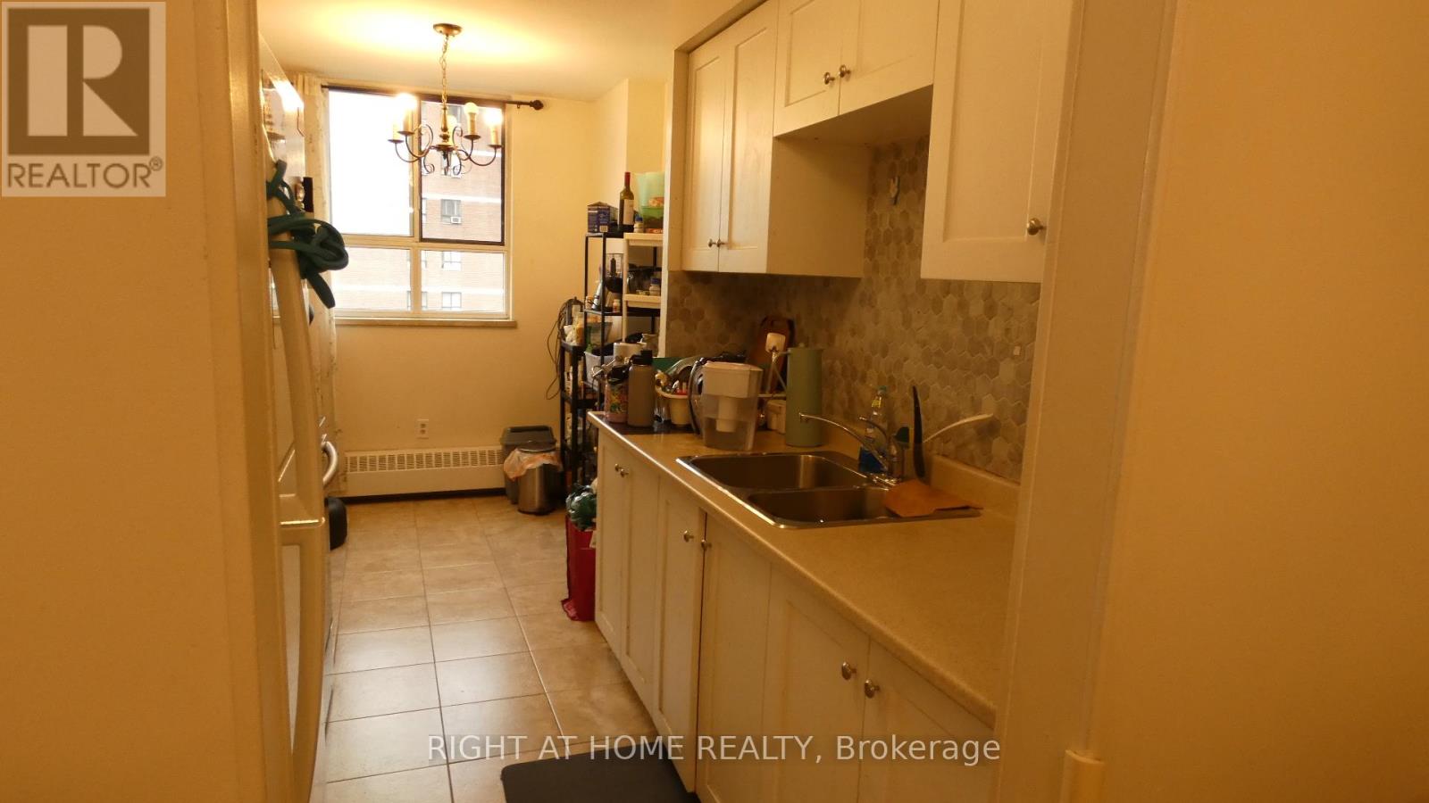 708 - 1615 Bloor Street N, Mississauga, Ontario  L4X 1S2 - Photo 9 - W12846566