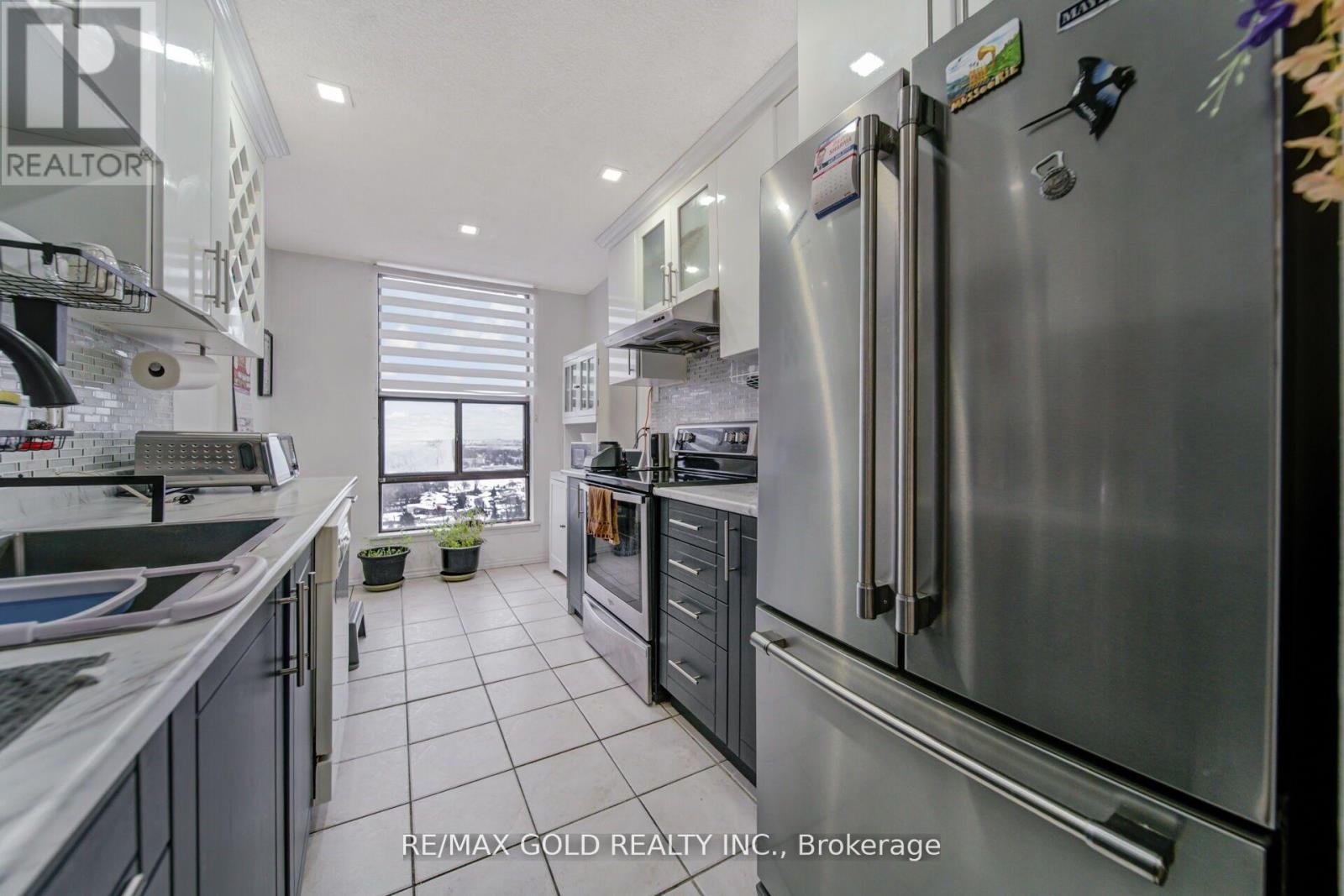 1905 - 21 Knightsbridge Road, Brampton, Ontario  L6T 3Y1 - Photo 11 - W12846572