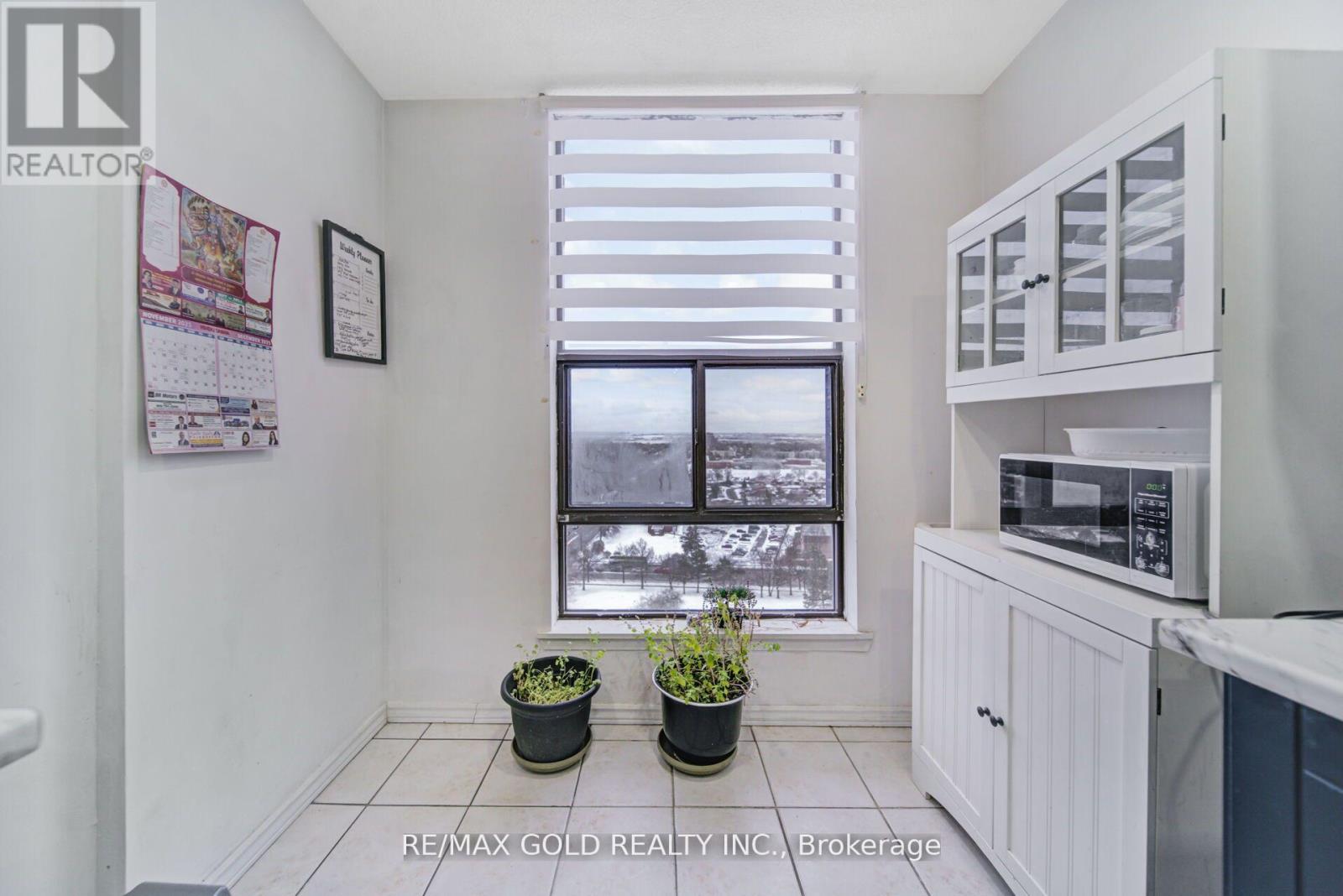 1905 - 21 Knightsbridge Road, Brampton, Ontario  L6T 3Y1 - Photo 13 - W12846572