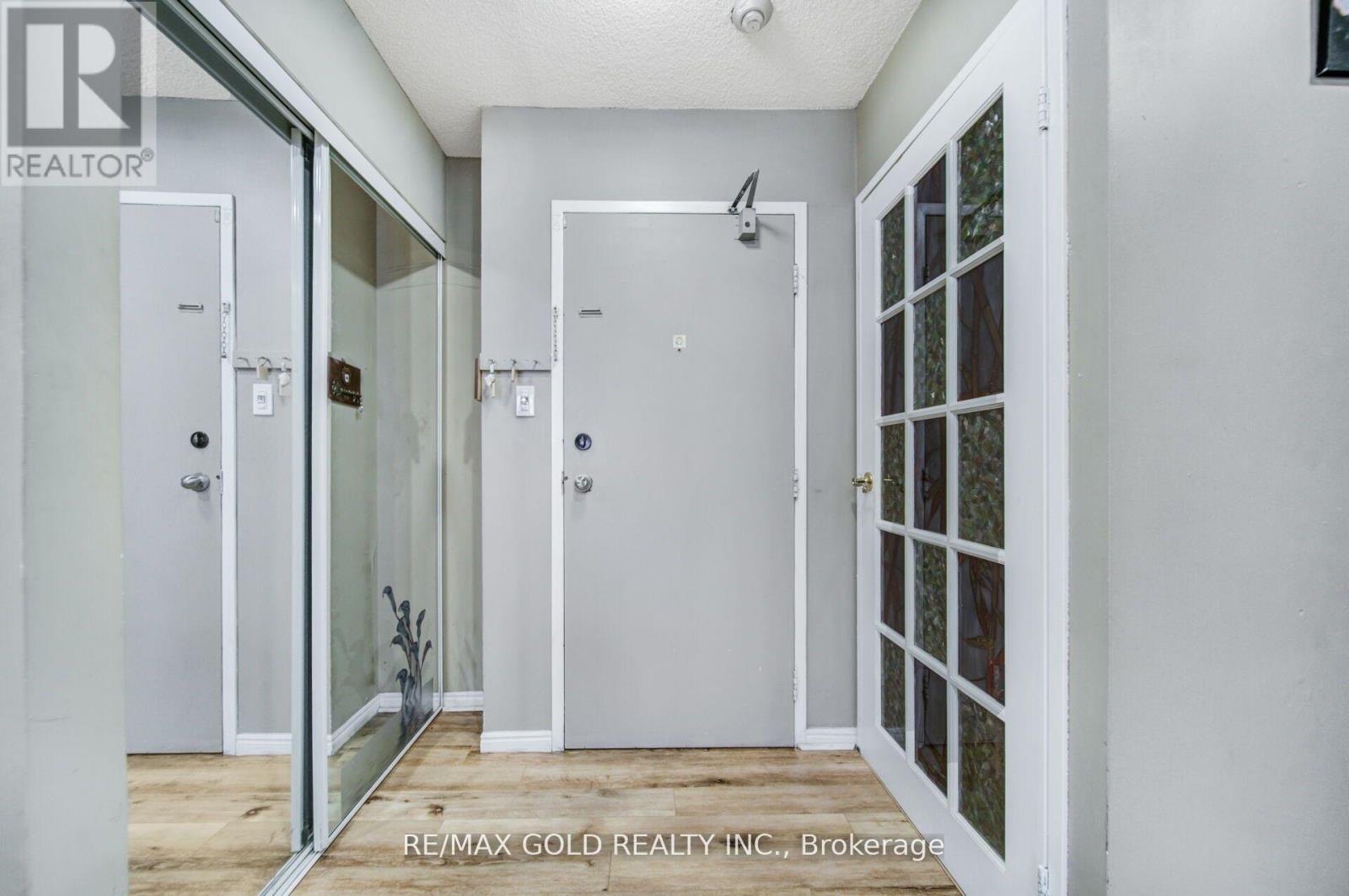 1905 - 21 Knightsbridge Road, Brampton, Ontario  L6T 3Y1 - Photo 6 - W12846572