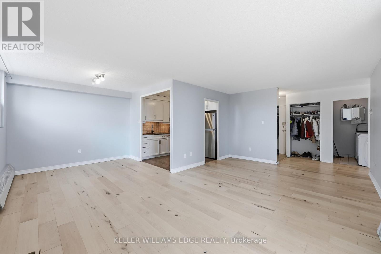 703 - 2345 Confederation Parkway, Mississauga, Ontario  L5B 2H3 - Photo 14 - W12846582