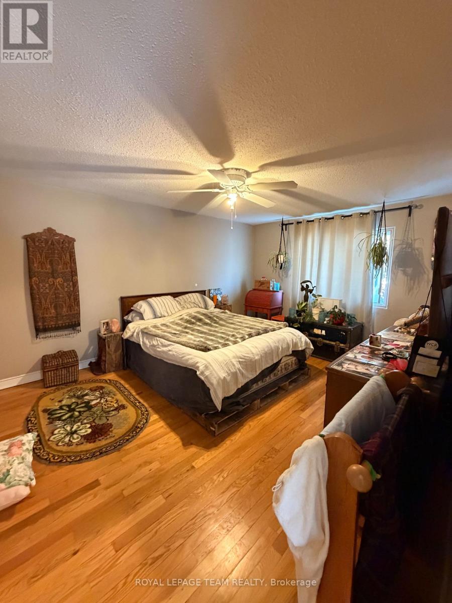 1268 & 1270 Erie Avenue, Ottawa, Ontario  K1V 6G4 - Photo 13 - X12843166