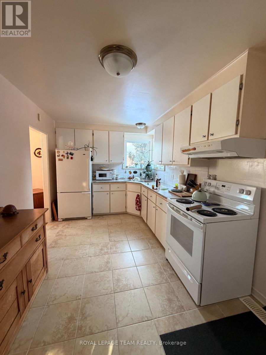 1268 & 1270 Erie Avenue, Ottawa, Ontario  K1V 6G4 - Photo 25 - X12843166