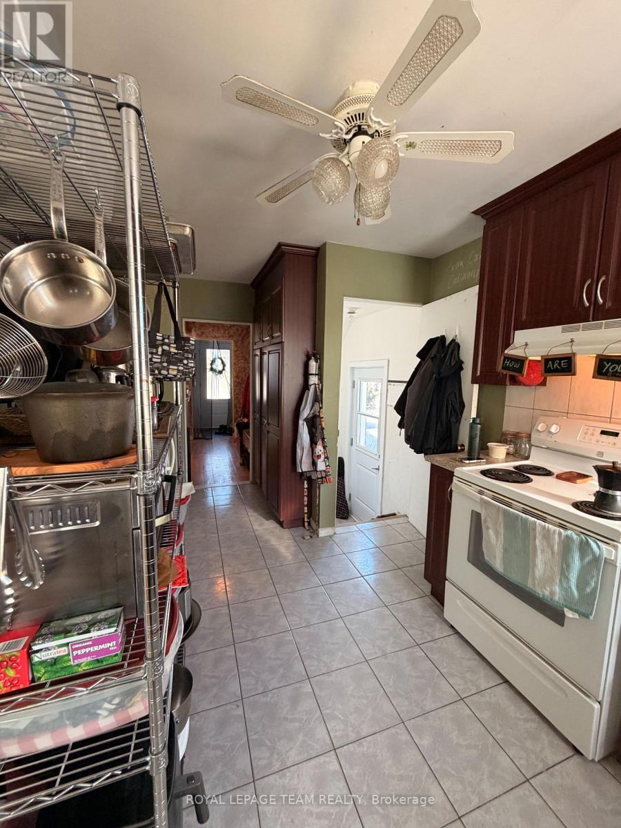 1268 & 1270 Erie Avenue, Ottawa, Ontario  K1V 6G4 - Photo 12 - X12843166