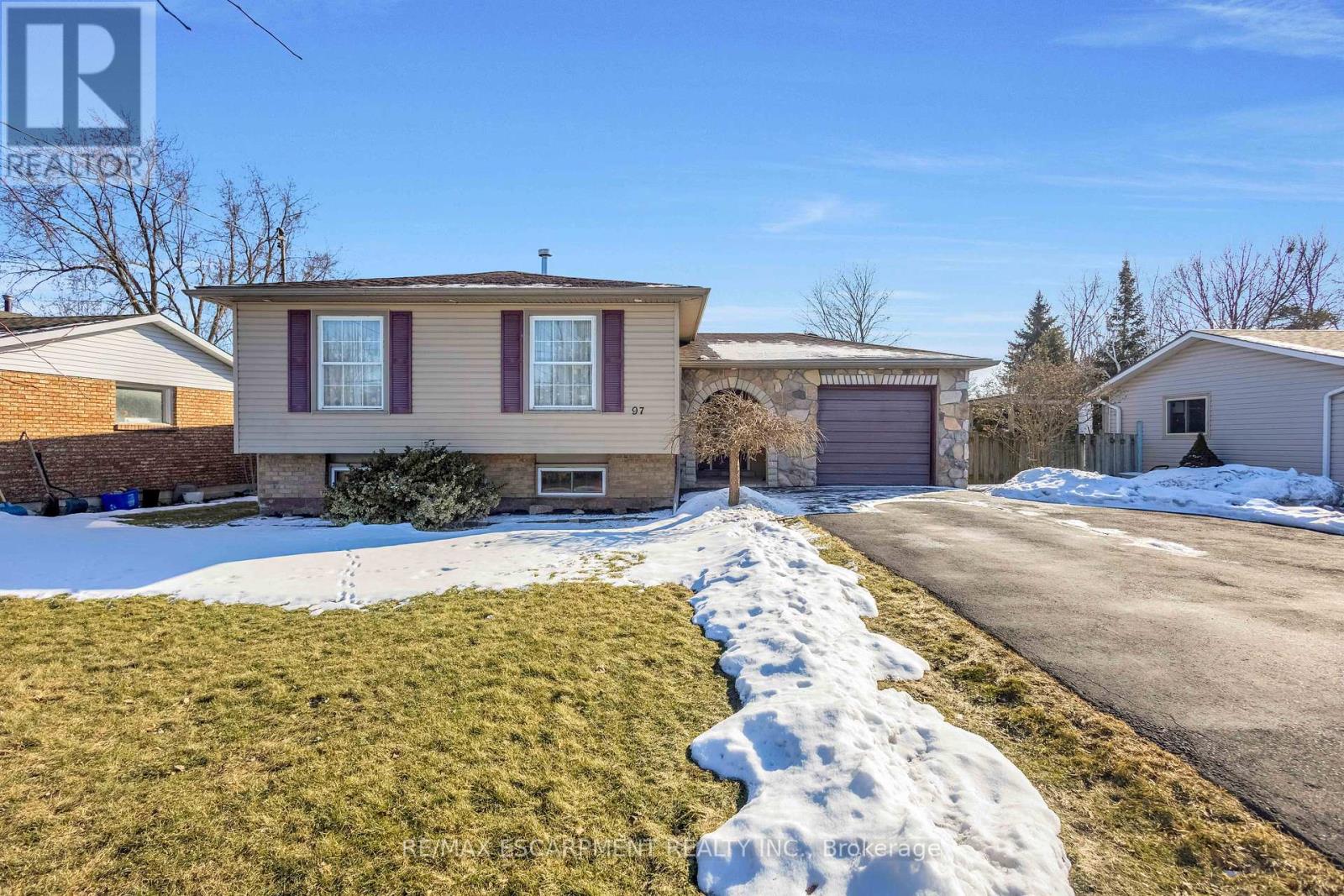 97 Kinross Street, Haldimand, Ontario  N3W 1J9 - Photo 2 - X12846488