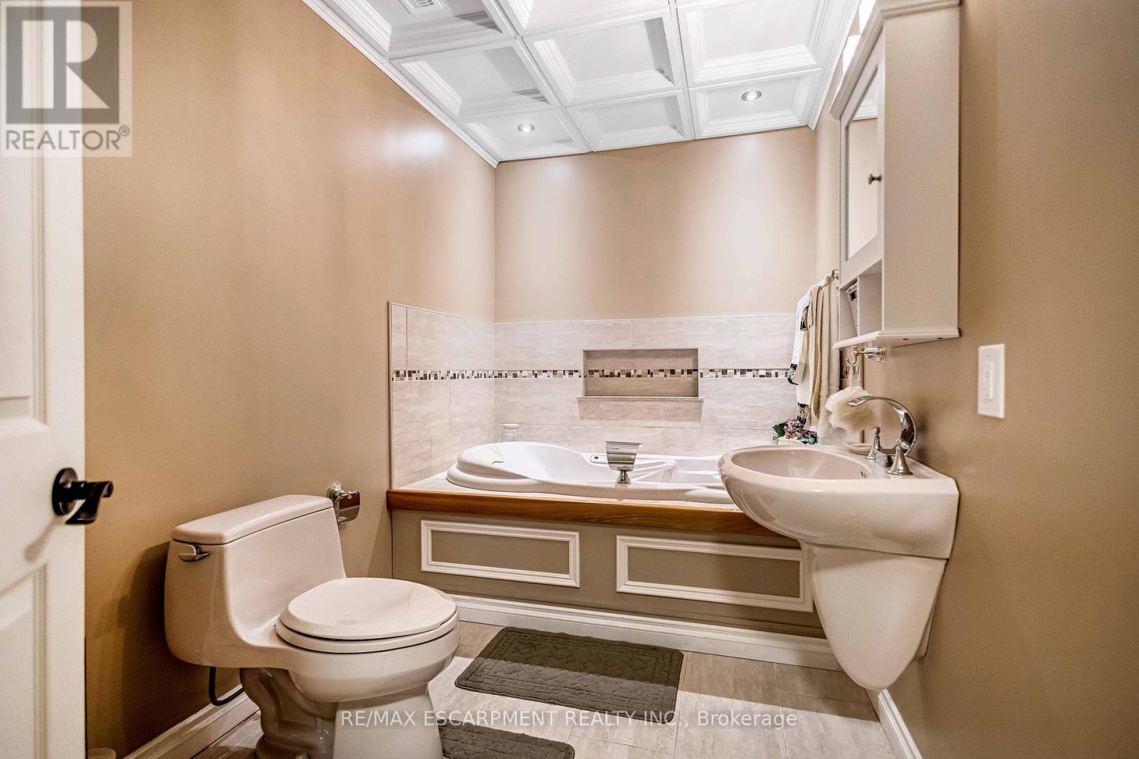 97 Kinross Street, Haldimand, Ontario  N3W 1J9 - Photo 34 - X12846488