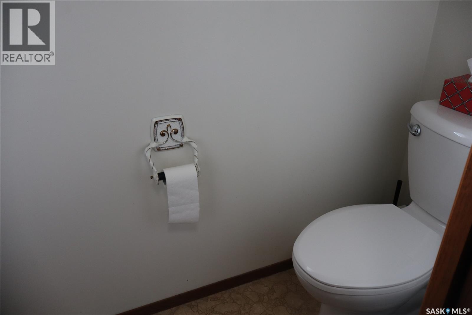 105 Magnan Street, Gravelbourg, Saskatchewan  S0H 1X0 - Photo 8 - SK029739