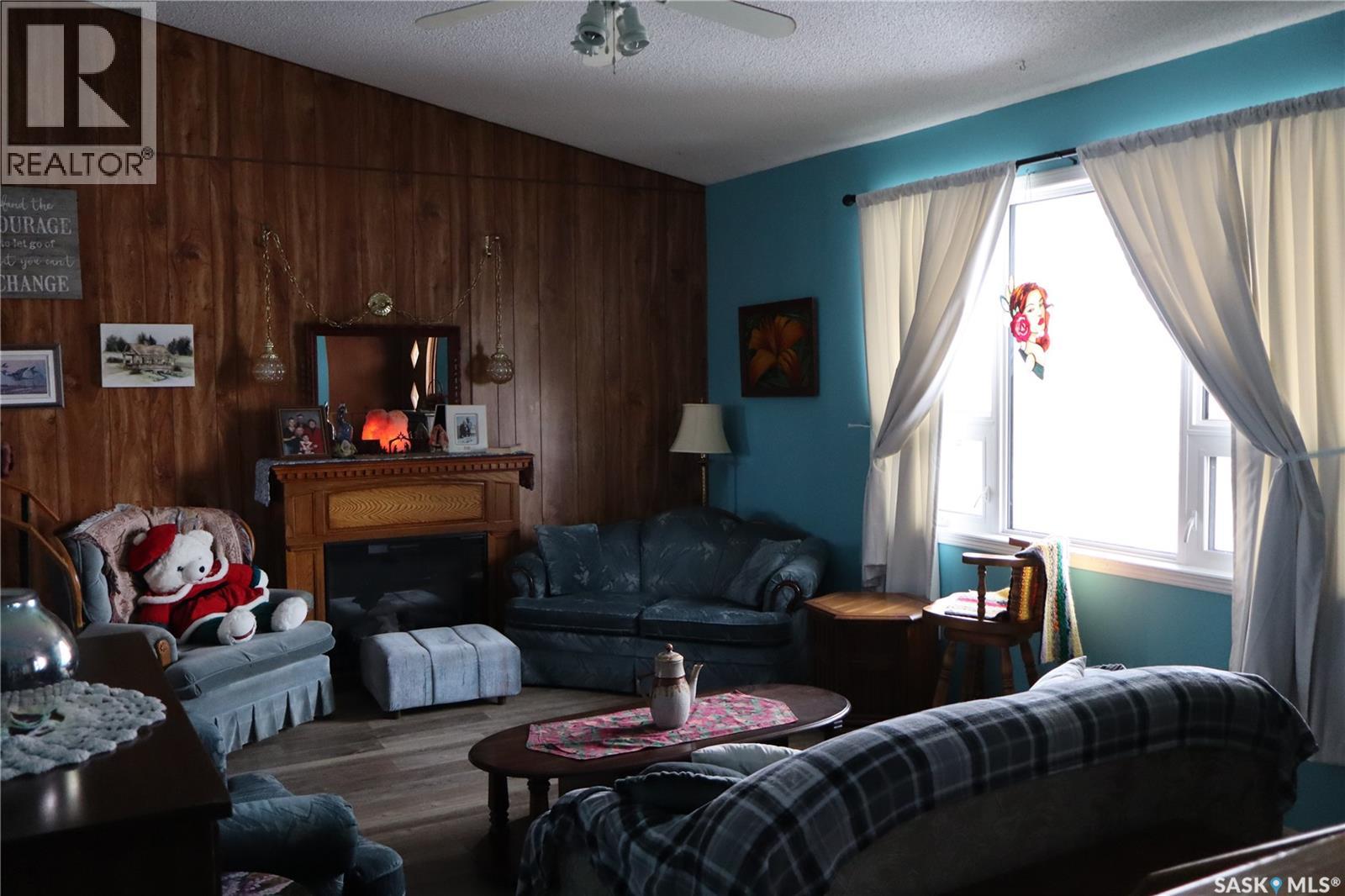 228 7th Avenue E, Gravelbourg, Saskatchewan  S0H 1X0 - Photo 16 - SK029737