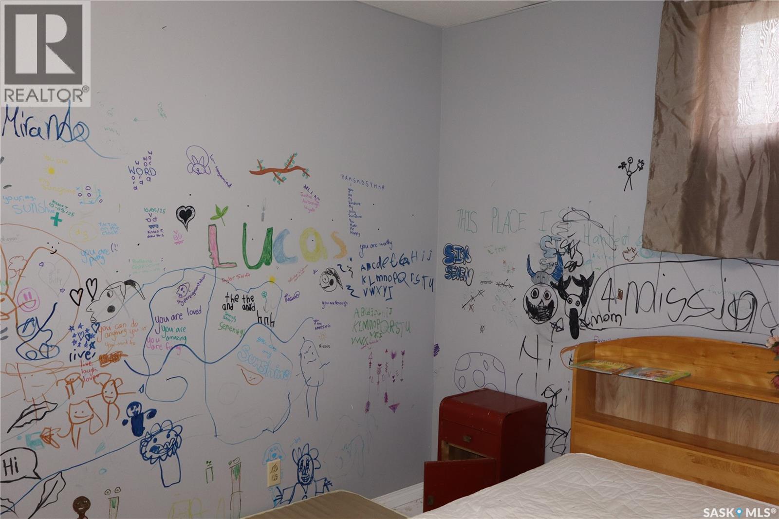 228 7th Avenue E, Gravelbourg, Saskatchewan  S0H 1X0 - Photo 40 - SK029737