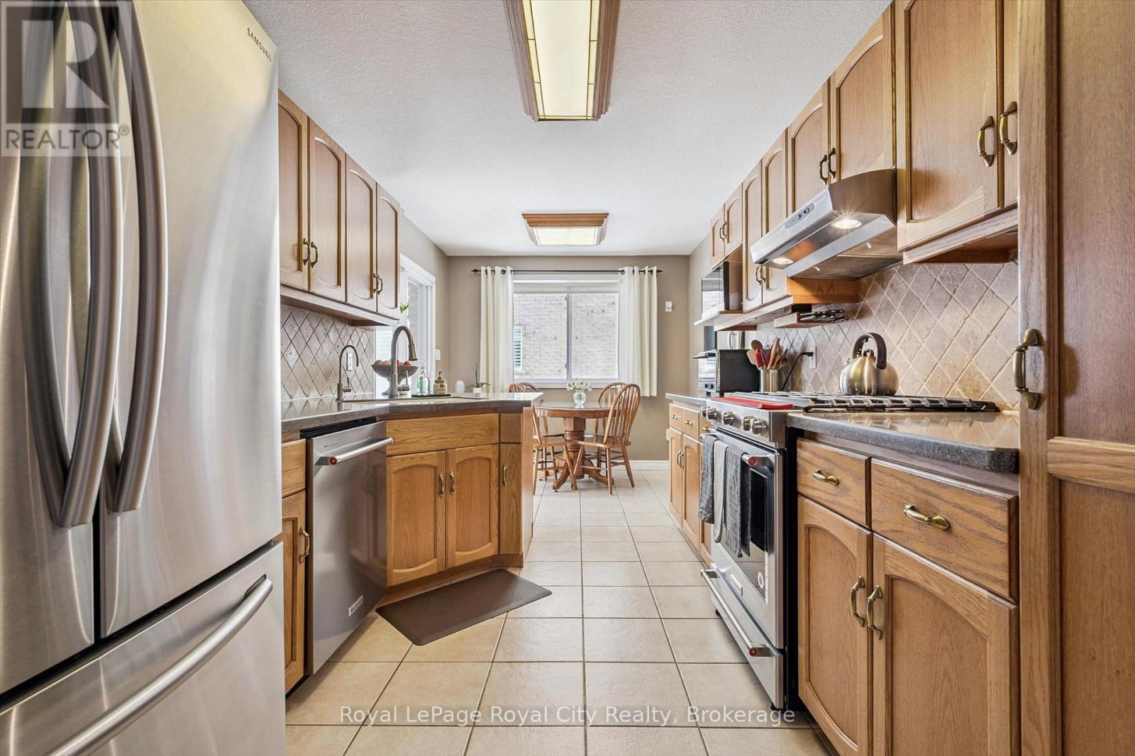 734 Willow Road, Guelph, Ontario  N1K 1Z1 - Photo 11 - X12832632