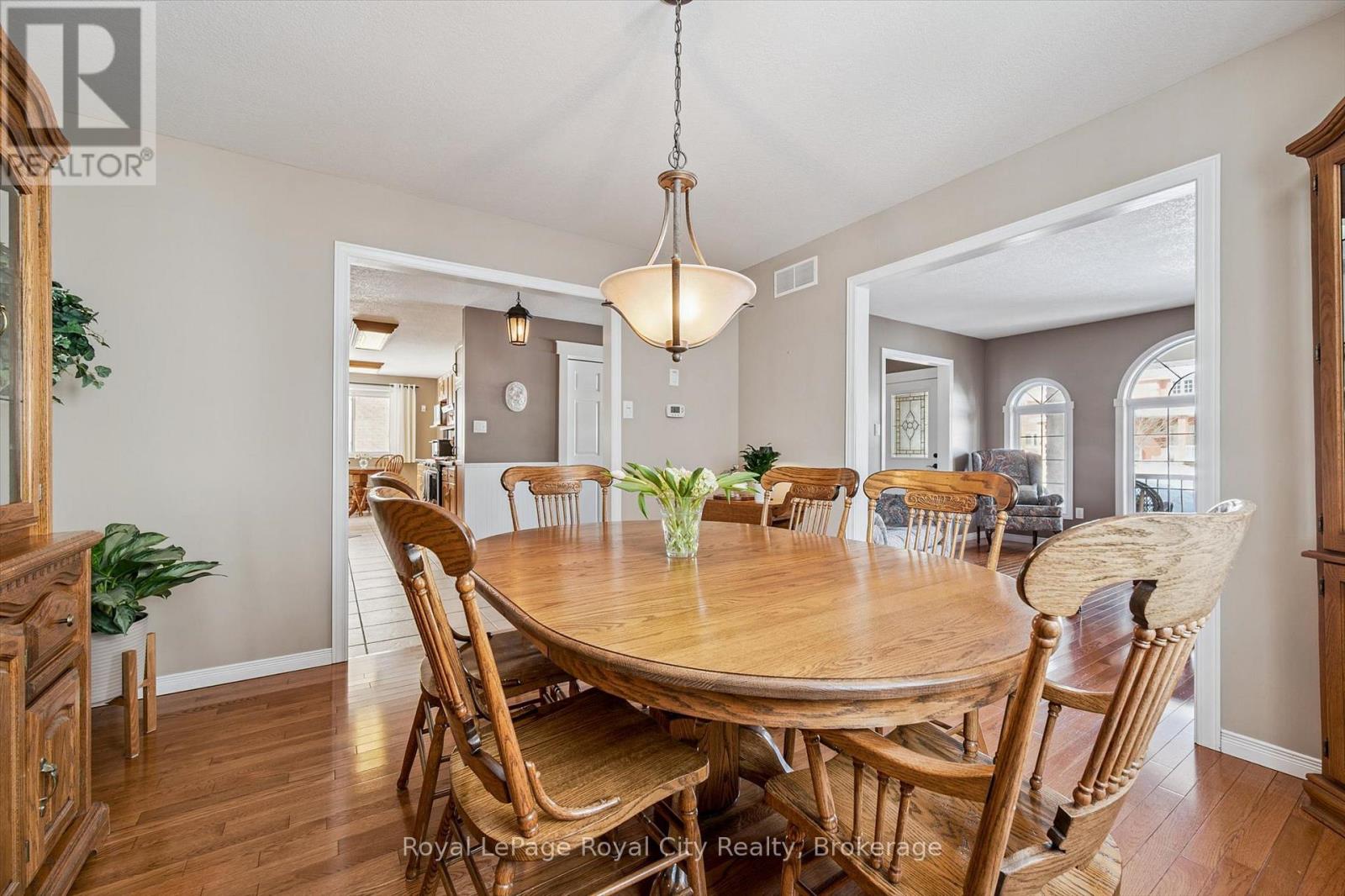 734 Willow Road, Guelph, Ontario  N1K 1Z1 - Photo 10 - X12832632