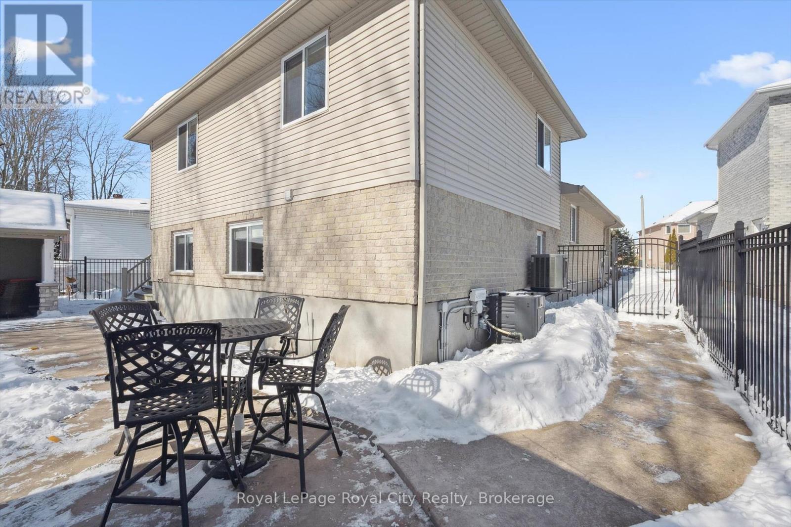 734 Willow Road, Guelph, Ontario  N1K 1Z1 - Photo 41 - X12832632