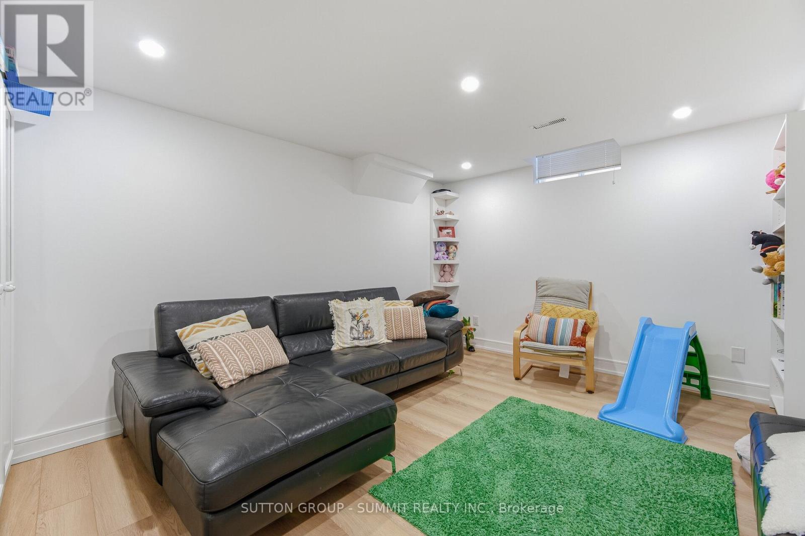 72 Ravineview Drive, Vaughan, Ontario  L6A 3T6 - Photo 43 - N12846568