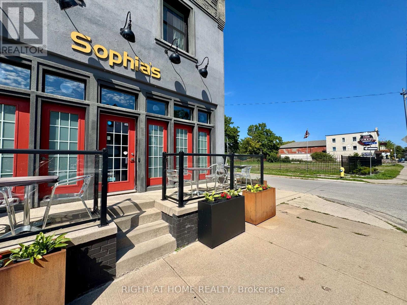 144 Waterloo Street, Fort Erie (Central), Ontario  L2A 3K2 - Photo 18 - X12568932