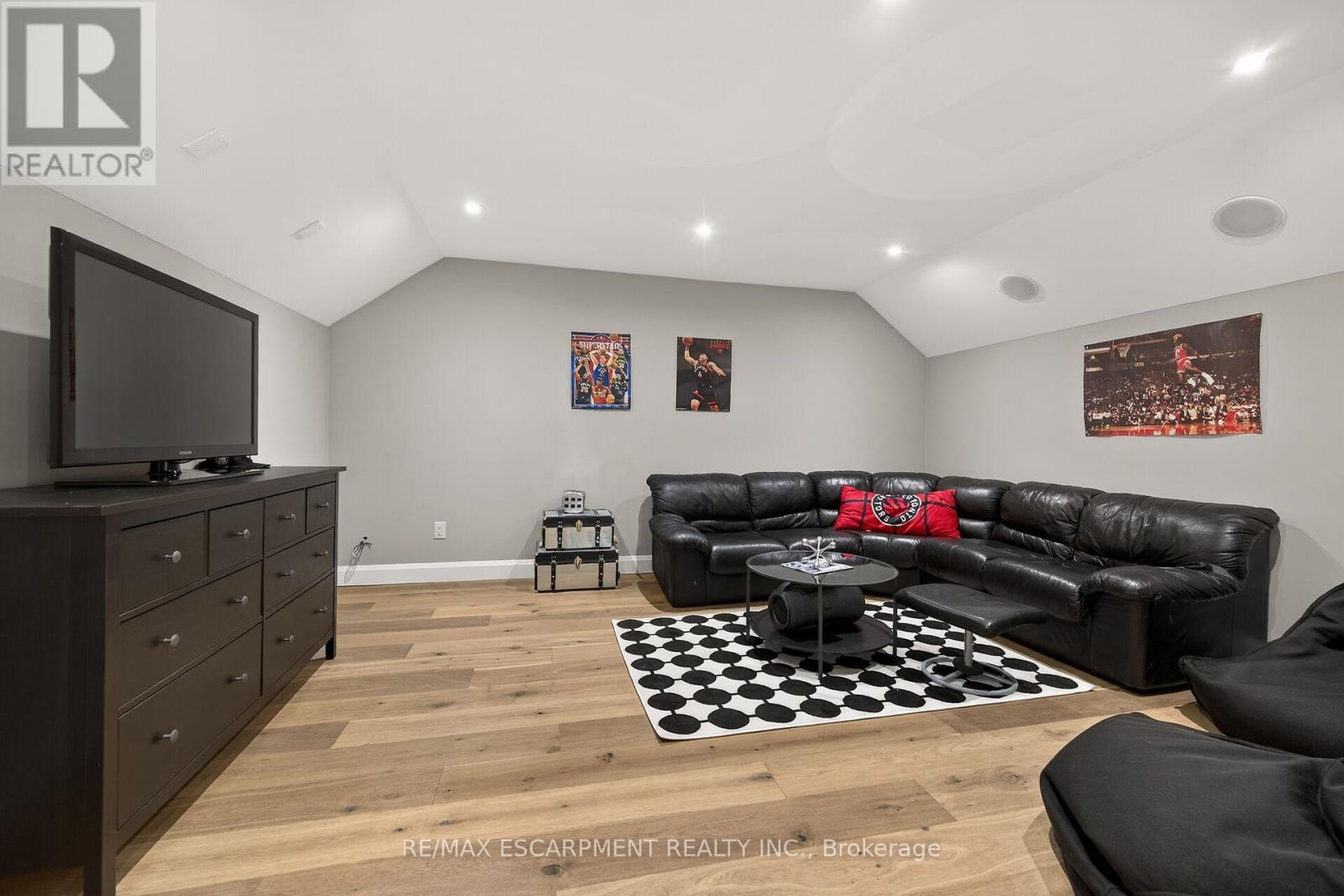 747 Vernon Place, Hamilton, Ontario  L9G 3H4 - Photo 23 - X12839766