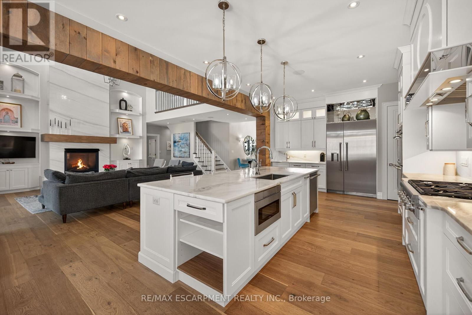 747 Vernon Place, Hamilton, Ontario  L9G 3H4 - Photo 10 - X12839766