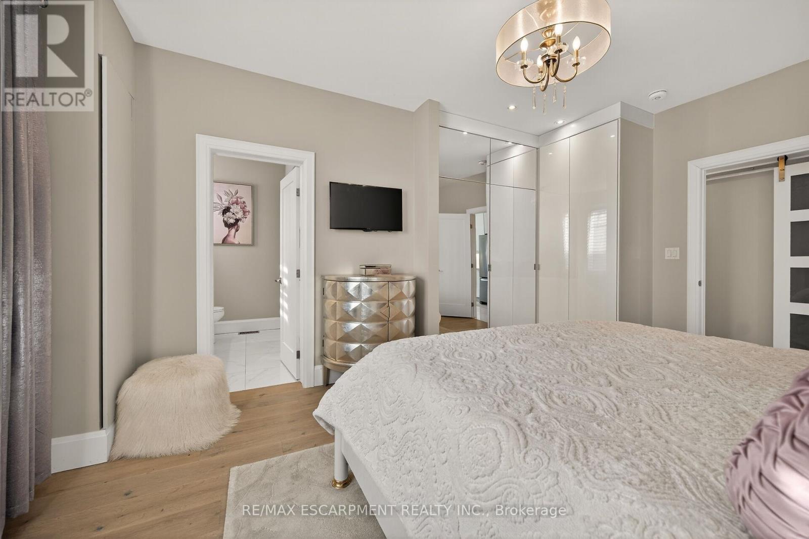 747 Vernon Place, Hamilton, Ontario  L9G 3H4 - Photo 41 - X12839766